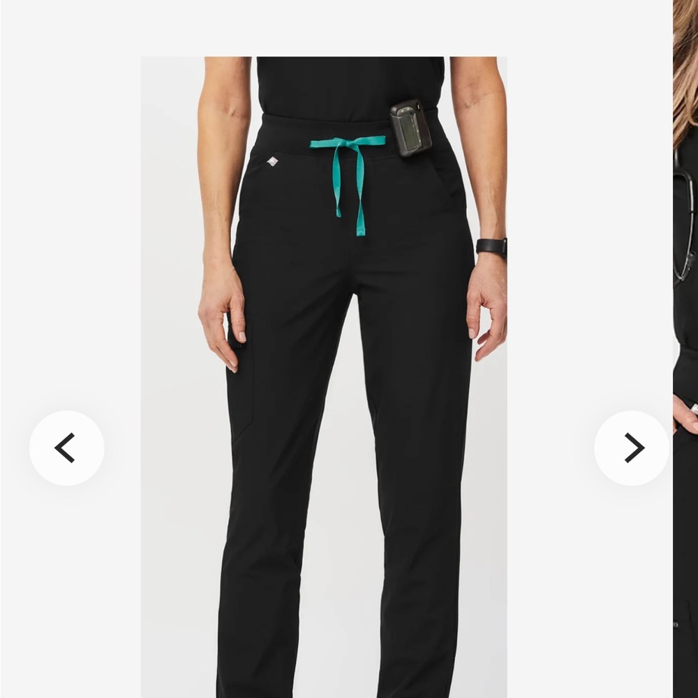 Black FREEx™ unlined
Zamora™ High Waisted - Petite Jogger Scrub Pants